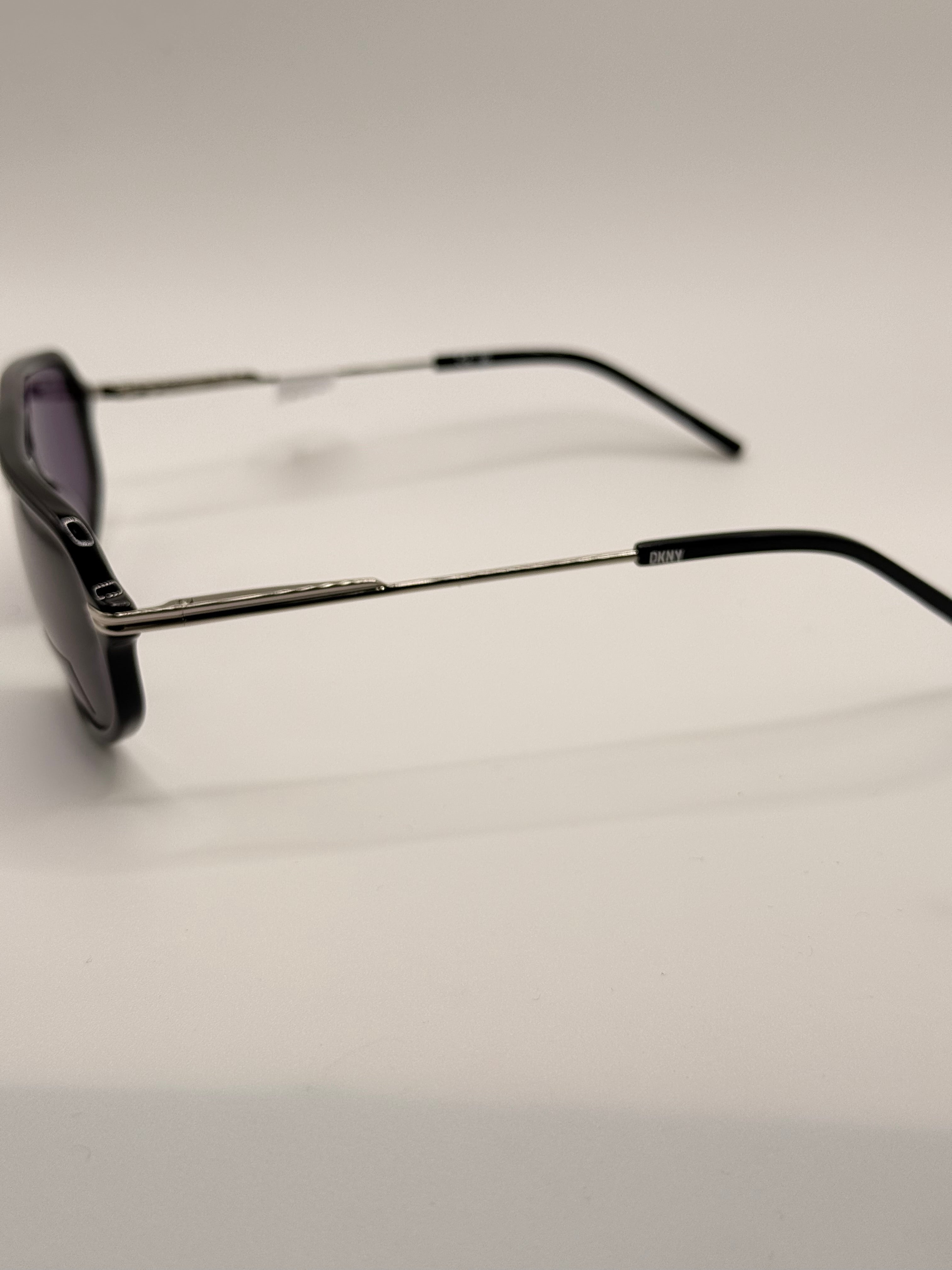 DKNY SOLAR 712S